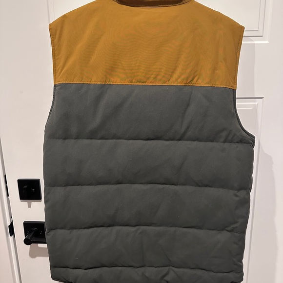 Patagonia Men's Gray and Tan Reversible Puffer Vest - Picture 4 of 7